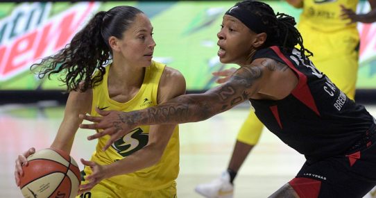 WNBA Game Features All No-Look Passes After No One Watches Game